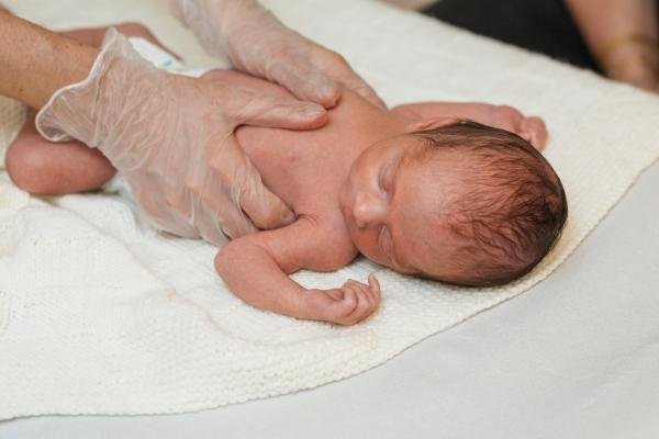 Massage bébé à domicile au Maroc, kiné respiratoire pédiatrique