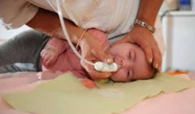 Kiné respiratoire bébé à domicile au Maroc lavage de nez et désencombrement encadré