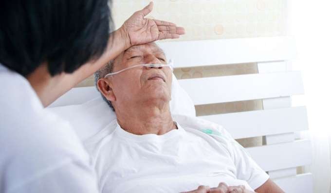 Kiné respiratoire personne âgée à domicile au Maroc exercices de respiration